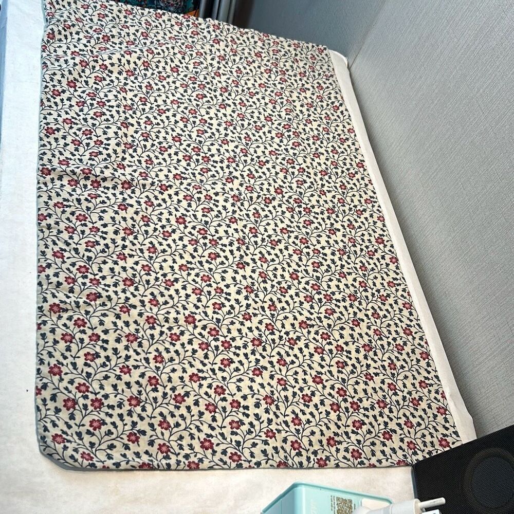 Vtg Handmade Pillowcases Pair Set 2 Standard Size Floral Country Living Prairie - Picture 3 of 7